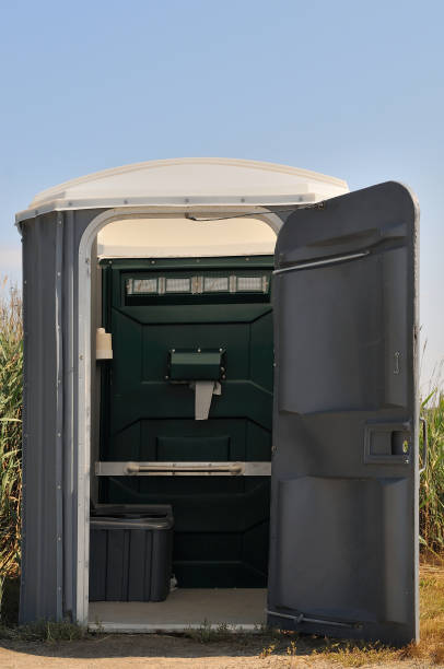 Portable Toilet Options We Offer in Aliceville, AL